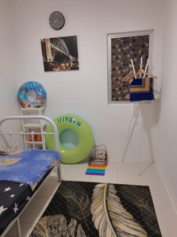 Impiana Homestay Near Putrajaya, Cyberjaya, Musliem Only,Wifi,Netflix Кампунг Денгкил Экстерьер фото