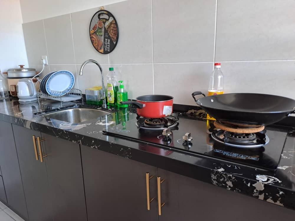 Impiana Homestay Near Putrajaya, Cyberjaya, Musliem Only,Wifi,Netflix Кампунг Денгкил Экстерьер фото